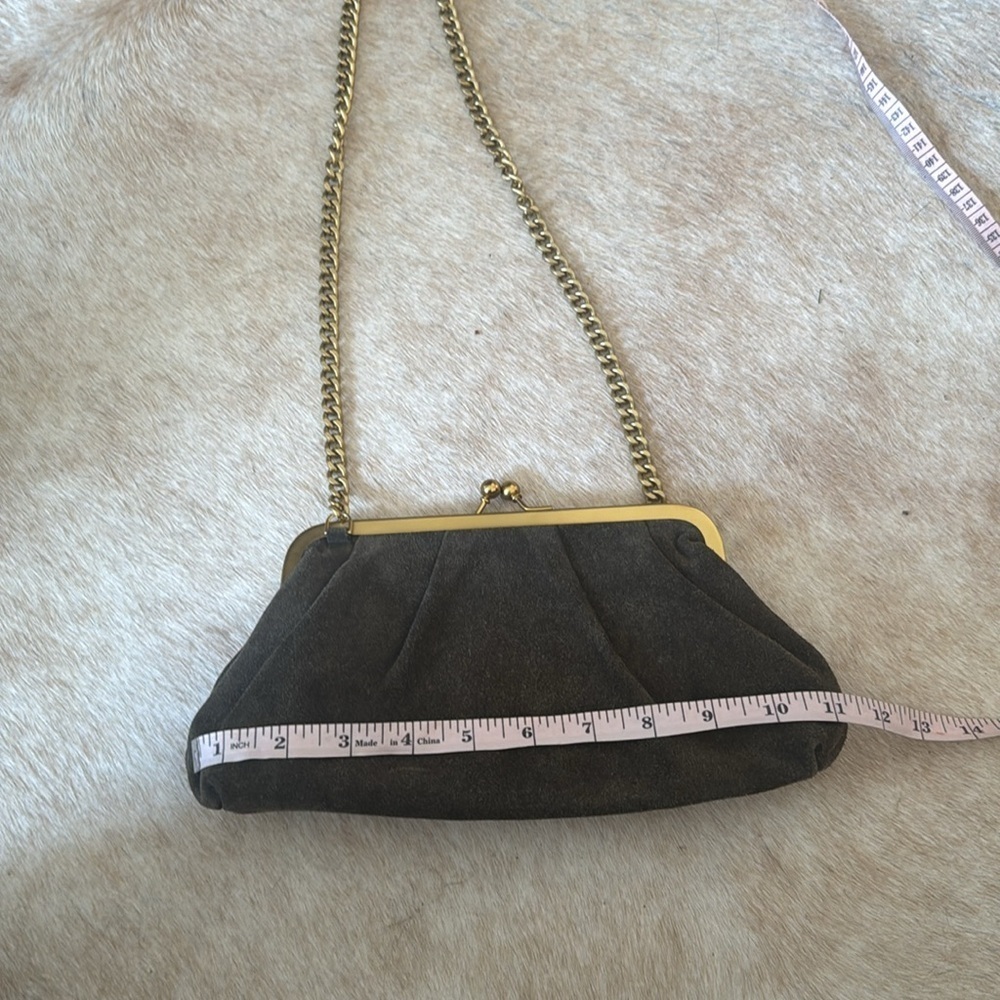 Margot Elegant green genuine Suede kisslock Clutch with Gold Chain - Picture 11 of 12